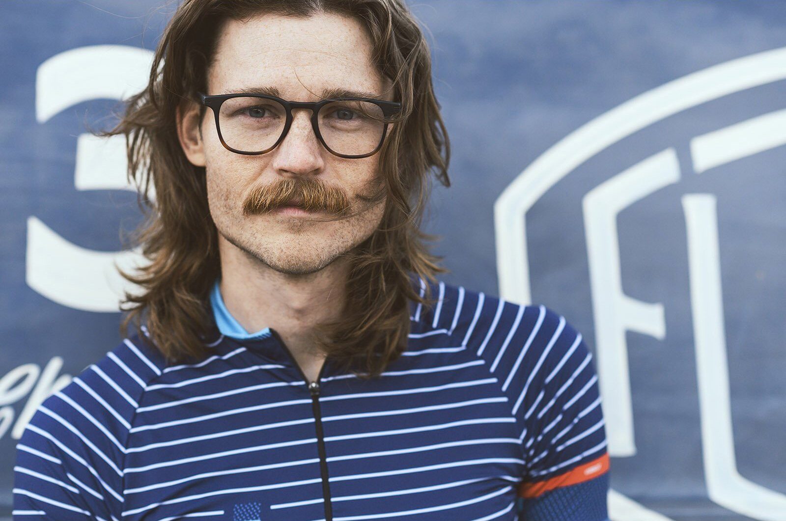 HUNTER-eyewear-cycling-closeup_f3c07a1b-b6f5-4de3-8824-4fa5cbc26ae2_1600x-e1707898305314