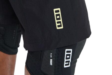 47222-5712_ION-Bike_Shorts_Scrub_men_02_900_black-450x300
