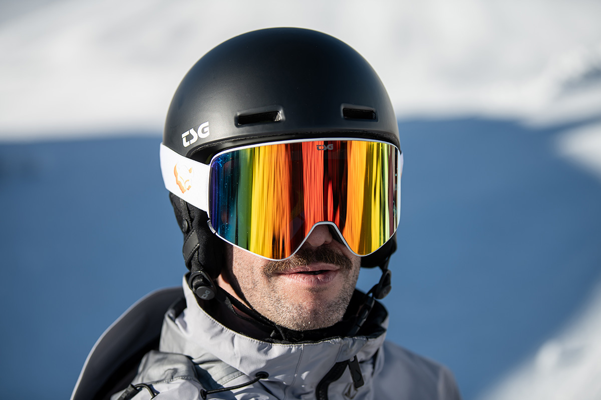 790210-147_fly-satin-black_19654_557_goggle-four-MK1_TSGWinter_AMMANN_20211122-140