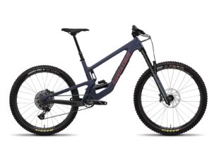MY24_Nomad_C_R_MatteLiquidBlue_1600-300x225