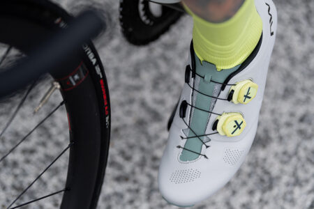 Revolution_80251040_NWbike_SS25_525-450x300