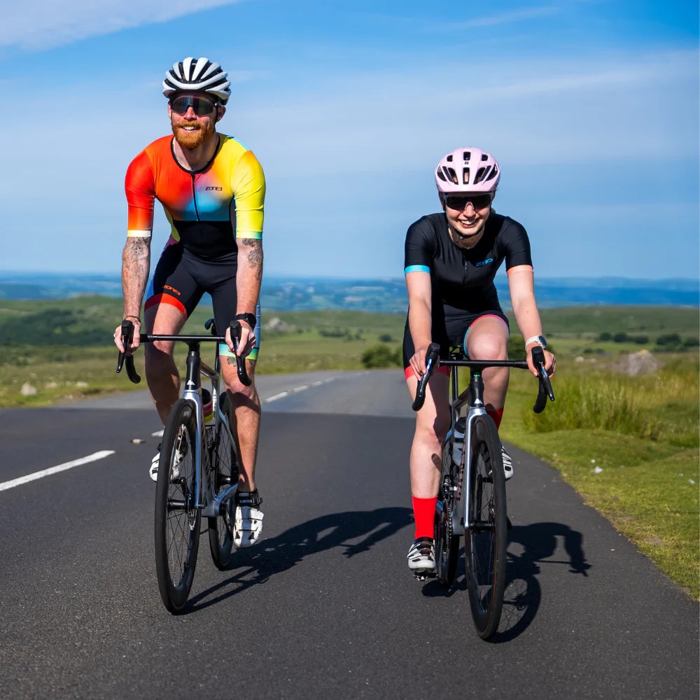 Zone3 Activate 半袖トライスーツ Sサイズ Activate Short Sleeve Full Zip Trisuit – ZONE3