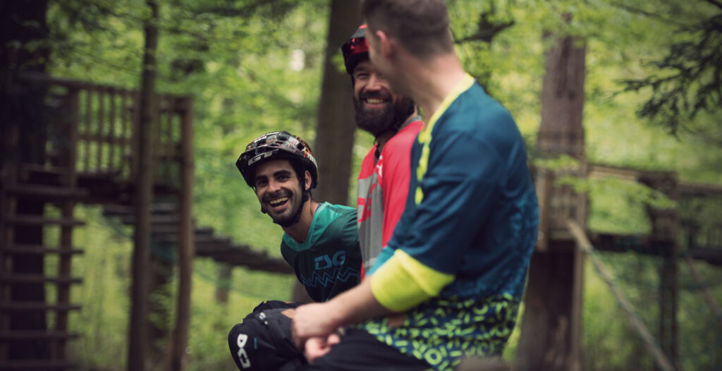 8_TSG-Who-We-Are_Outro_TSGBikeApparel2018-Foto-Dominik_Bosshard-1715-1024x526