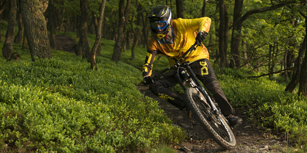 2015_tsg-history_mtb-apparel_jonas-janssen-1024x512