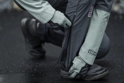 47223-5190_ION-Outerwear_Shelter_Pants_4W_Softshell_women_01_792_action-foot