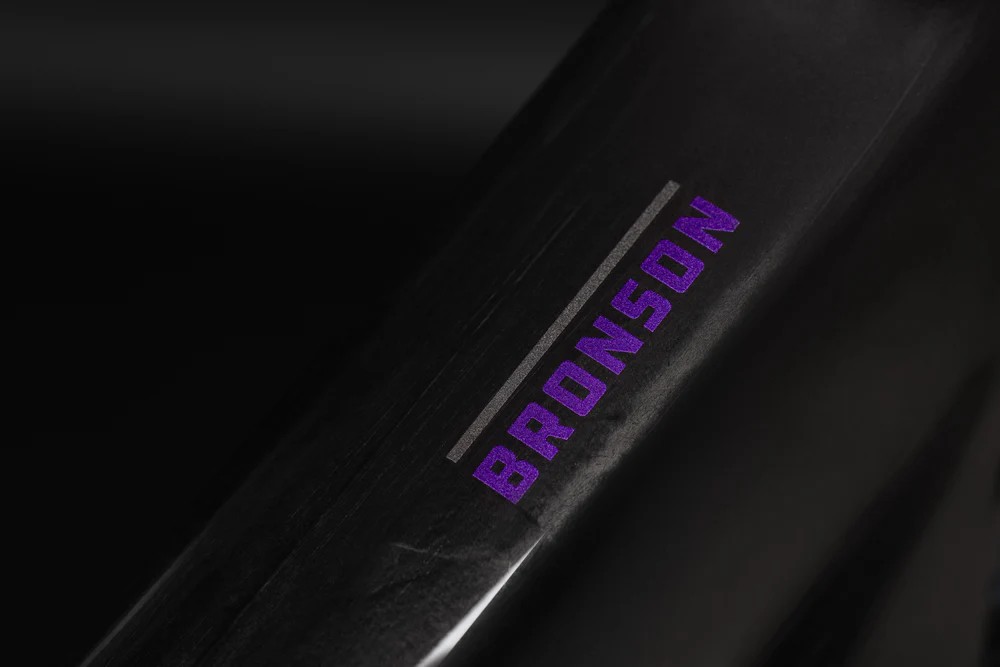 SCB_25_Bronson_Carbon_c